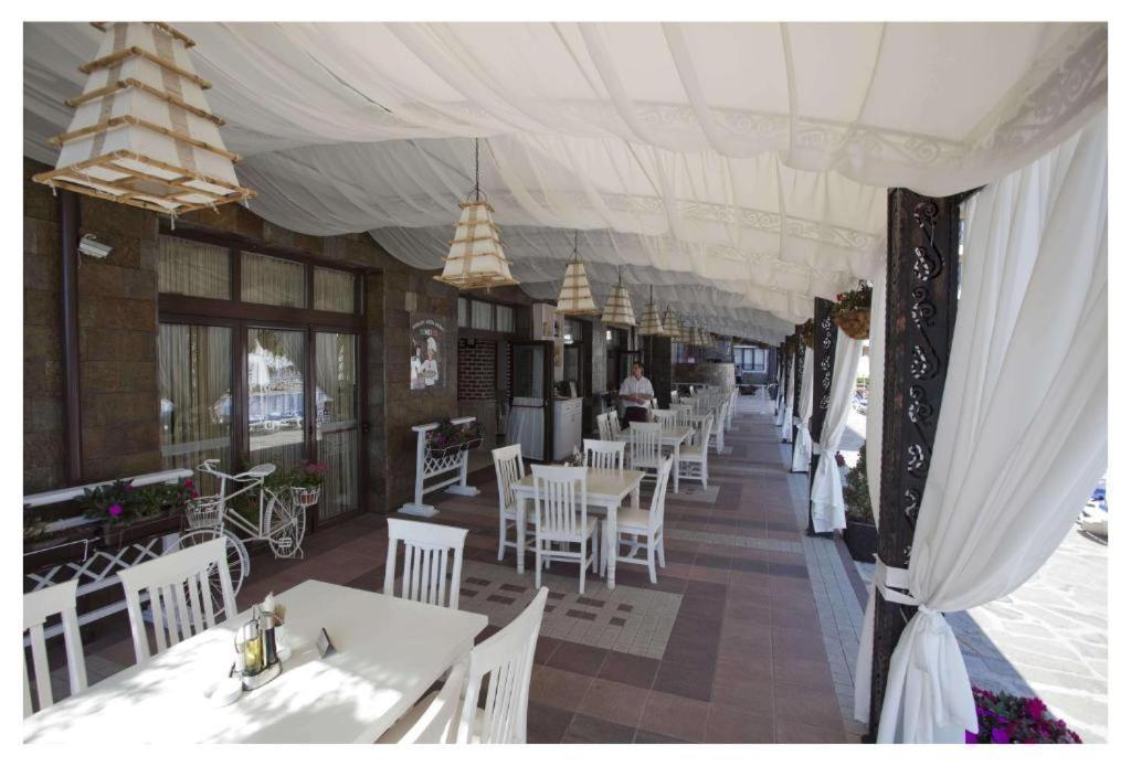 Bendita Mare Apartment โกลเดน แซนส์ ภายนอก รูปภาพ